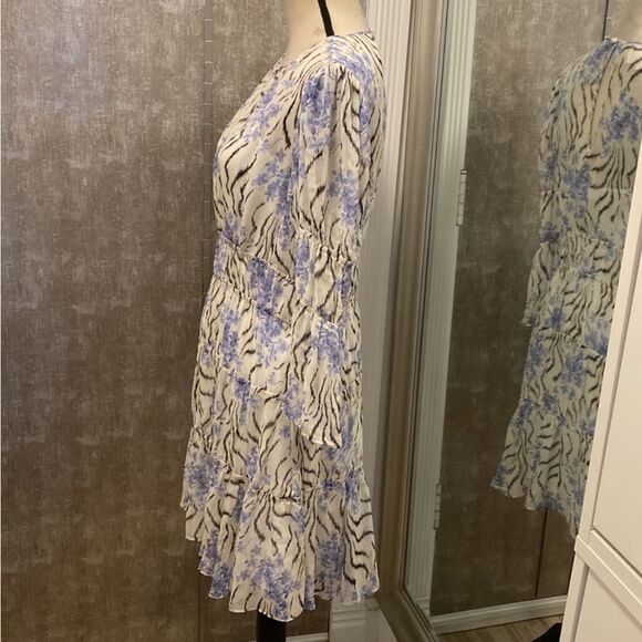 Cinq à Sept 100% silk Dress, US8 - Picture 6 of 14